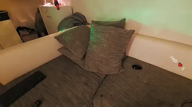 Snapshot of mindfvkc chatting on March 10, 2026, 12:59 am mindfvkc online show from March 10, 2026, 12:59 am