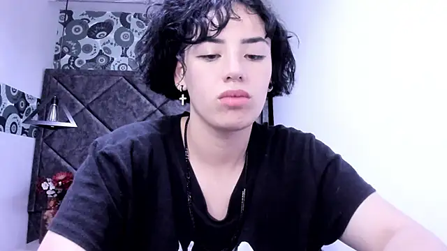 Kiara Fox   online show from January 16, 2026, 12:36 am