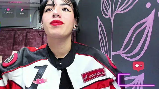 Kiara Fox   online show from February 2, 2026, 10:30 pm