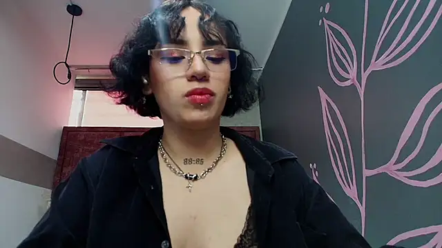 Kiara Fox   online show from May 4, 2026, 7:54 pm