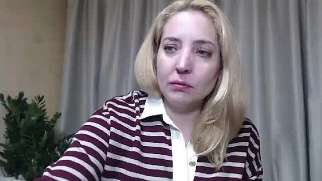 sweetpussy online show from May 1, 2026, 4:33 pm
