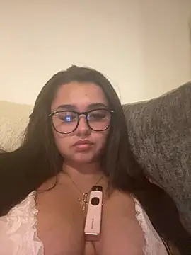 Wild Busty Niyah XX online show from March 11, 2026, 9:21 pm