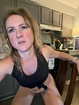 alluringpixie online show from June 15, 2026, 2:52 pm