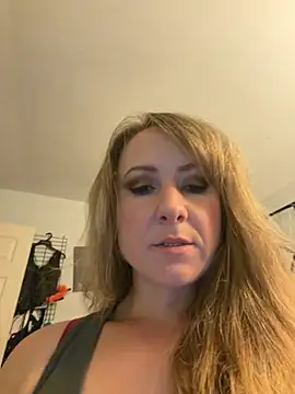 alluringpixie online show from July 7, 2026, 12:42 pm