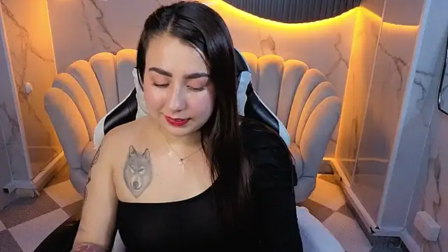 Kattia mystic b online show from December 13, 2025, 7:53 pm