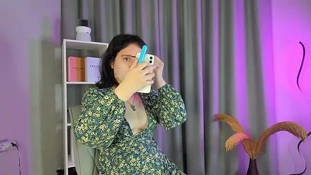 TracyLilith online show from December 19, 2025, 12:56 pm