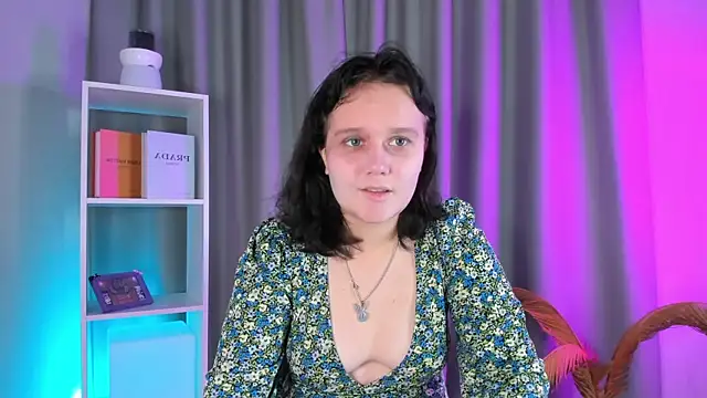 TracyLilith online show from December 20, 2025, 1:29 pm