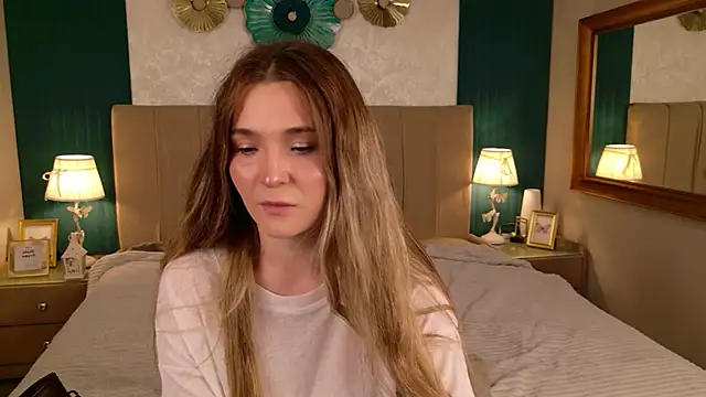 Lina Sinerz online show from June 2, 2026, 3:47 pm