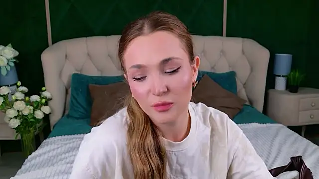 Lina Sinerz online show from June 11, 2026, 3:21 pm