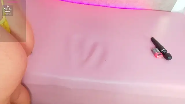 Lexie rae online show from December 19, 2025, 1:29 pm