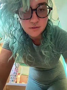rosiebuddy online show from May 1, 2026, 8:13 pm