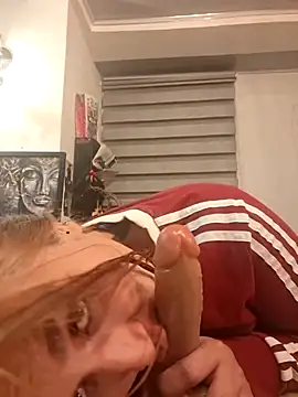 Magenta Moon online show from January 9, 2026, 6:05 am