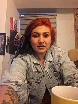 Magenta Moon online show from February 4, 2026, 11:09 pm