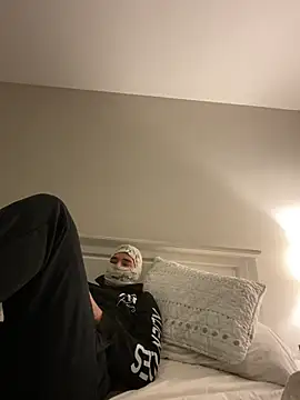 phantom898983 online show from February 25, 2026, 1:37 am