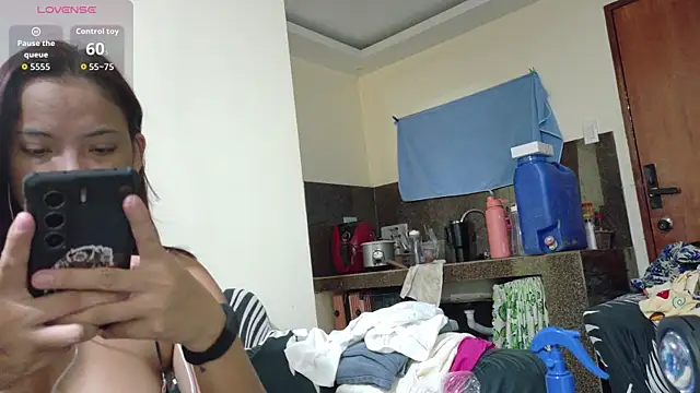 Cinpussie89 online show from December 15, 2025, 2:54 pm