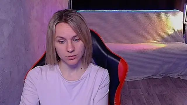 MiaBun1 online show from May 15, 2026, 3:35 am