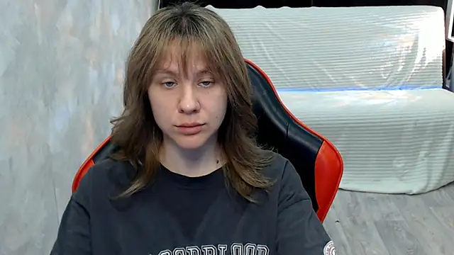 MiaBun1 online show from May 18, 2026, 3:24 am