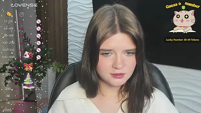 LanaTreades online show from December 13, 2025, 7:53 pm