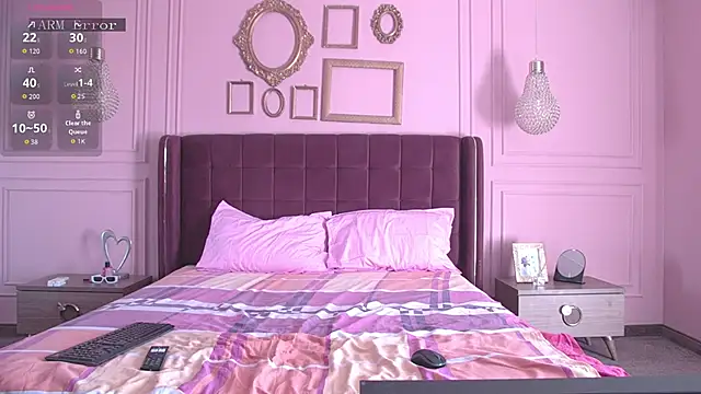 Snapshot of KendallVelvet chatting on March 13, 2026, 12:23 pm KendallVelvet online show from March 13, 2026, 12:23 pm