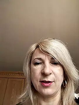 AhlyssaLove1155 online show from May 3, 2026, 5:24 am