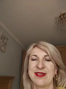 Snapshot of AhlyssaLove1155 chatting on June 11, 2026, 3:10 pm AhlyssaLove1155 online show from June 11, 2026, 3:10 pm