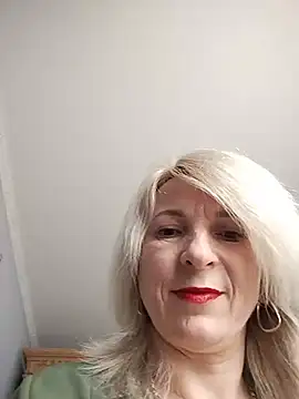AhlyssaLove1155 online show from July 15, 2026, 2:55 pm