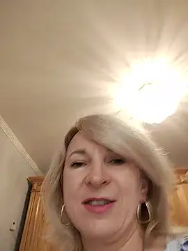 AhlyssaLove1155 online show from July 18, 2026, 4:11 pm