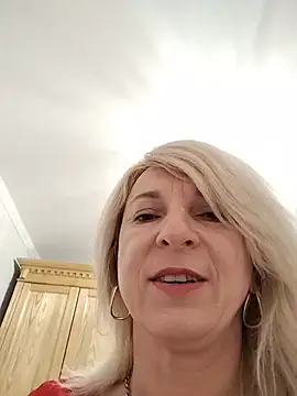AhlyssaLove1155 online show from July 25, 2026, 6:27 pm
