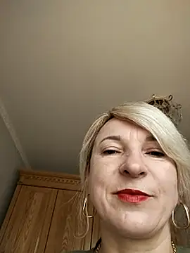 AhlyssaLove1155 online show from July 26, 2026, 6:43 am