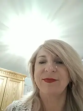 AhlyssaLove1155 online show from July 28, 2026, 7:39 pm