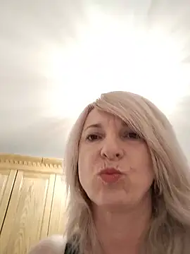 AhlyssaLove1155 online show from July 29, 2026, 7:01 pm