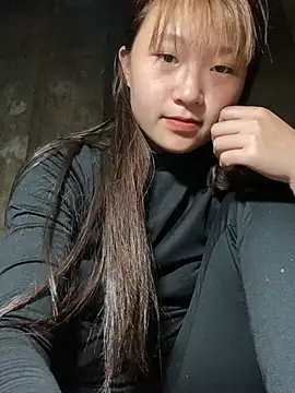 hinata-xx online show from May 9, 2026, 3:34 am