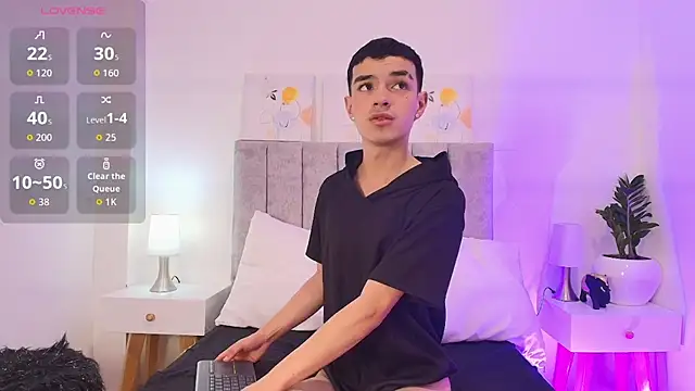 Kris Storm online show from December 18, 2025, 8:04 pm