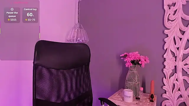 loraineblake online show from January 12, 2026, 2:22 pm