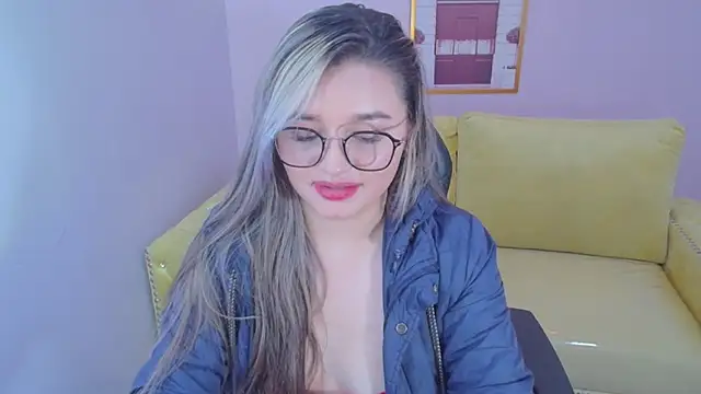 Iris Bell ch online show from December 23, 2025, 9:51 am