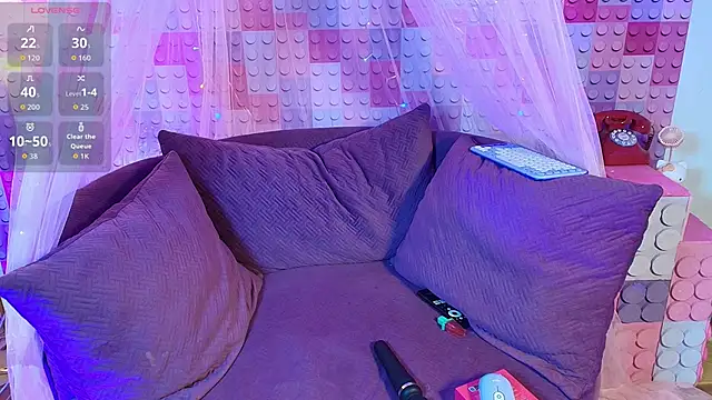 Only Kattye online show from December 20, 2025, 3:24 am