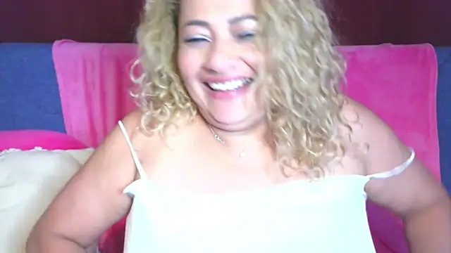 mariajosebarrazaa online show from April 27, 2026, 8:18 pm