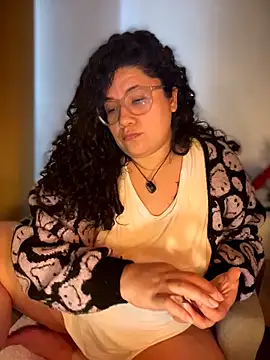 VanesssaMilf  online show from February 7, 2026, 1:37 pm