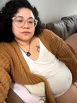 VanesssaMilf  online show from February 9, 2026, 3:49 pm