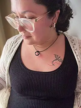 VanesssaMilf  online show from July 7, 2026, 5:17 pm