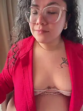 VanesssaMilf  online show from July 13, 2026, 1:03 pm