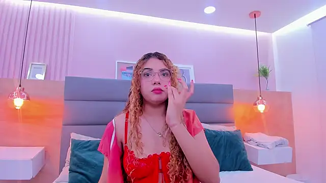 abril dolly online show from December 16, 2025, 12:10 pm