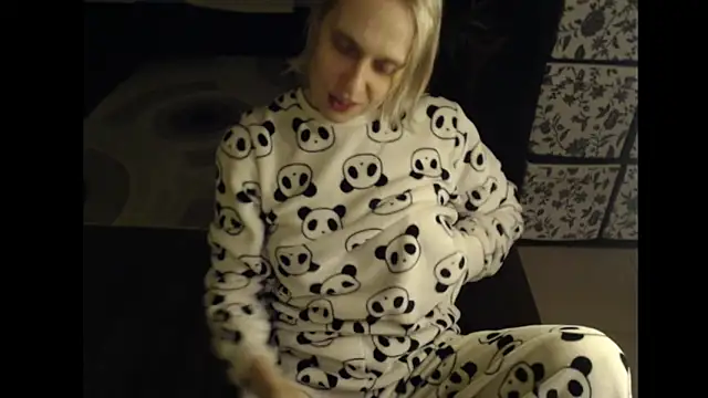 Snapshot of Sweet_Shugar_4Daddy chatting on December 22, 2025, 8:17 pm Sweet Shugar 4Daddy online show from December 22, 2025, 8:17 pm