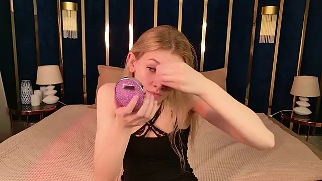 Vivien Hans online show from June 13, 2026, 8:40 pm