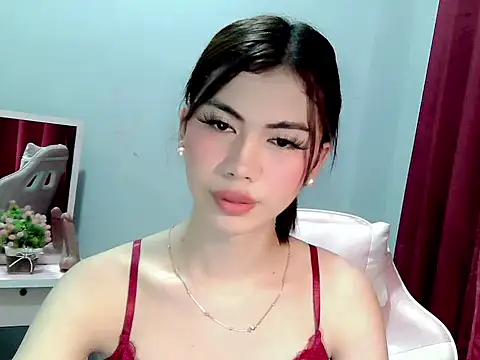 Ur hottestdella online show from February 6, 2026, 4:17 am