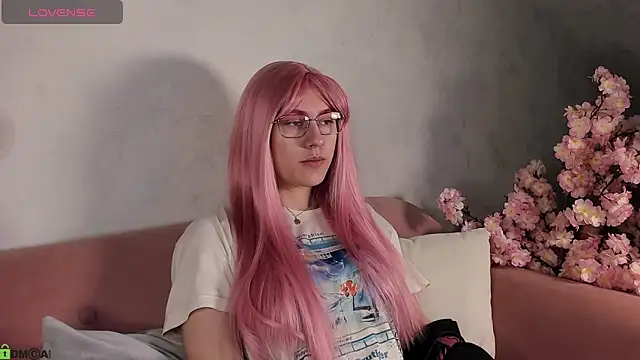 Snapshot of Nedzumi_Sato chatting on December 20, 2025, 12:51 am Nedzumi Sato online show from December 20, 2025, 12:51 am