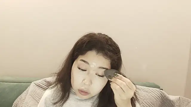 kimyjina online show from May 11, 2026, 3:12 am