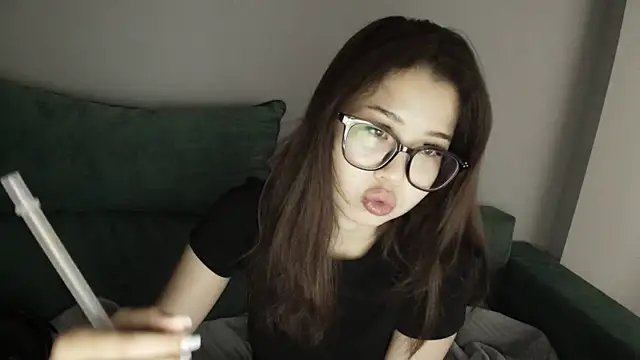 kimyjina online show from July 14, 2026, 3:22 am
