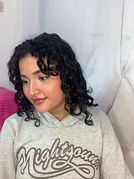 ladulcemary  online show from March 19, 2026, 7:40 pm