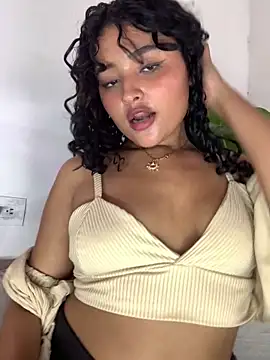 ladulcemary  online show from March 23, 2026, 7:18 pm